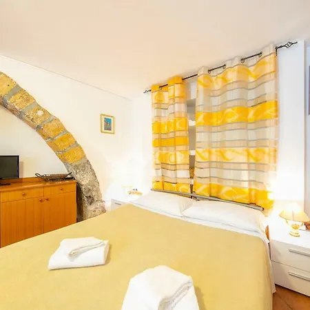Mirta Studio Apartment *